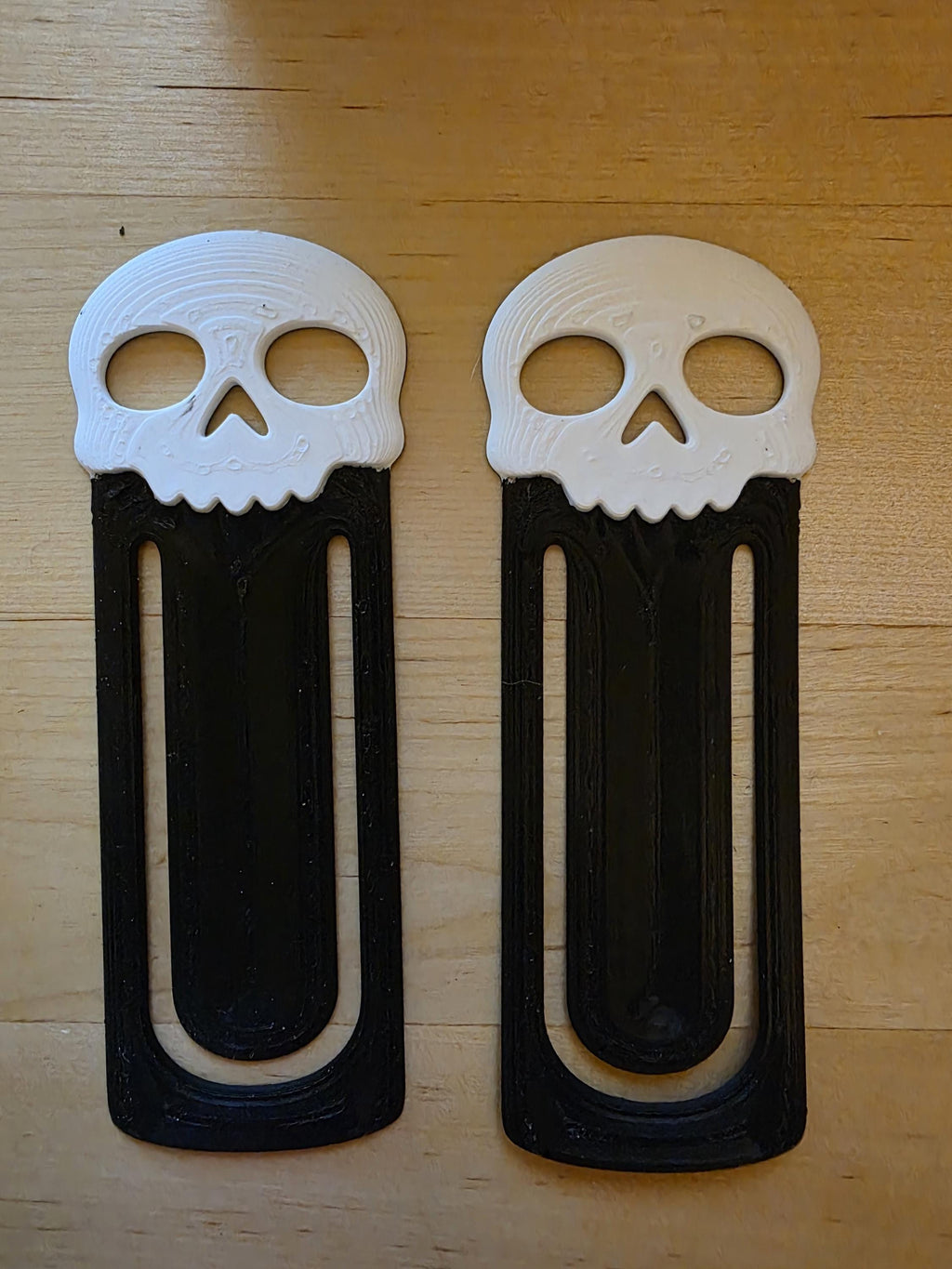 Gothic Bat & Skull Bookmarks, 3D Printed Dark Academia Bookmark Set, Spooky Reader Gift, Halloween Decor, Unique Book Lover Gift