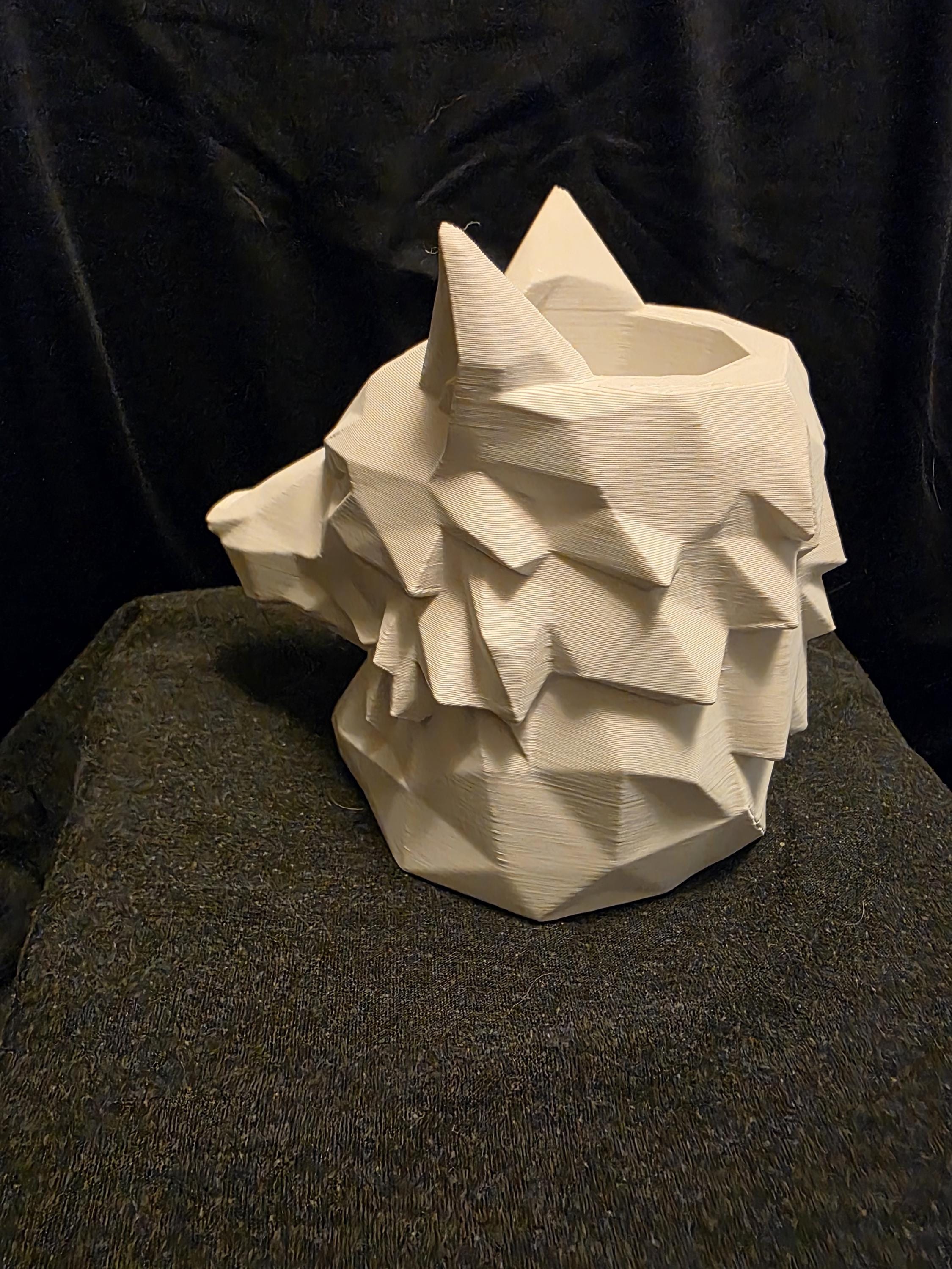 White Dire Wolf Desk Holder – 3D Printed Pen Holder, Gothic Pencil Cup, Brush & Tool Organizer, Fantasy Desk Decor - The White Wolf