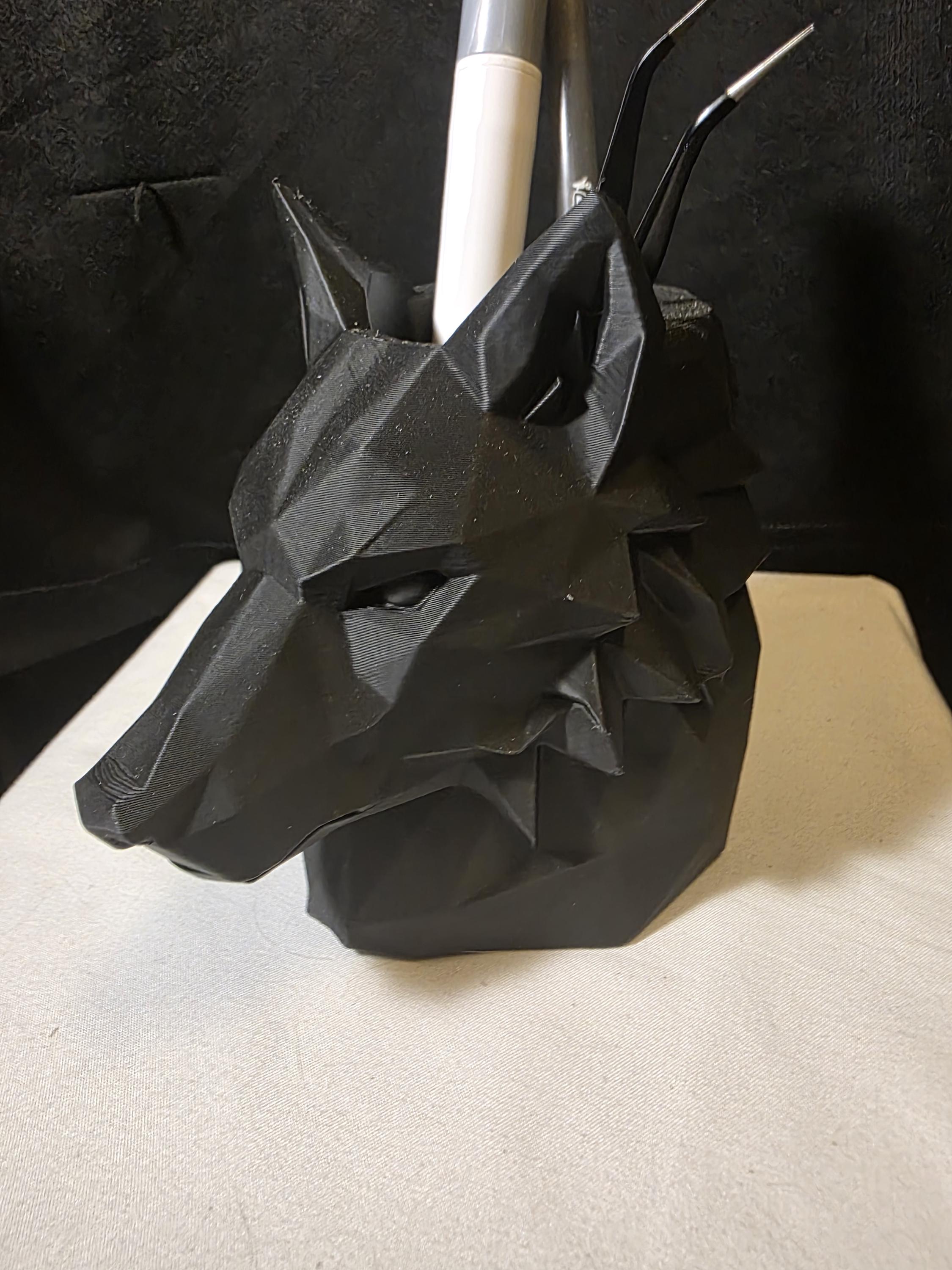 Dire Wolf Desk Holder – 3D Printed Pen Holder, Gothic Pencil Cup, Brush & Tool Organizer, Fantasy Desk Decor