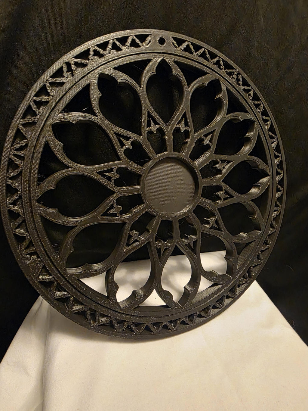 Gothic Rose Window Wall Decor | Cathedral Style Round Wall Art | Dark Academia Home Decor | 3D Printed Gothic Wall Hanging Medieval Rosette