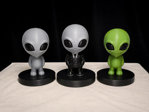 3D Printed Alien Mini Figures Set | Cute UFO Desk Decor | 70mm Collectible Alien Statues | Sci Fi Shelf Decor | Gamer Desk Accessories