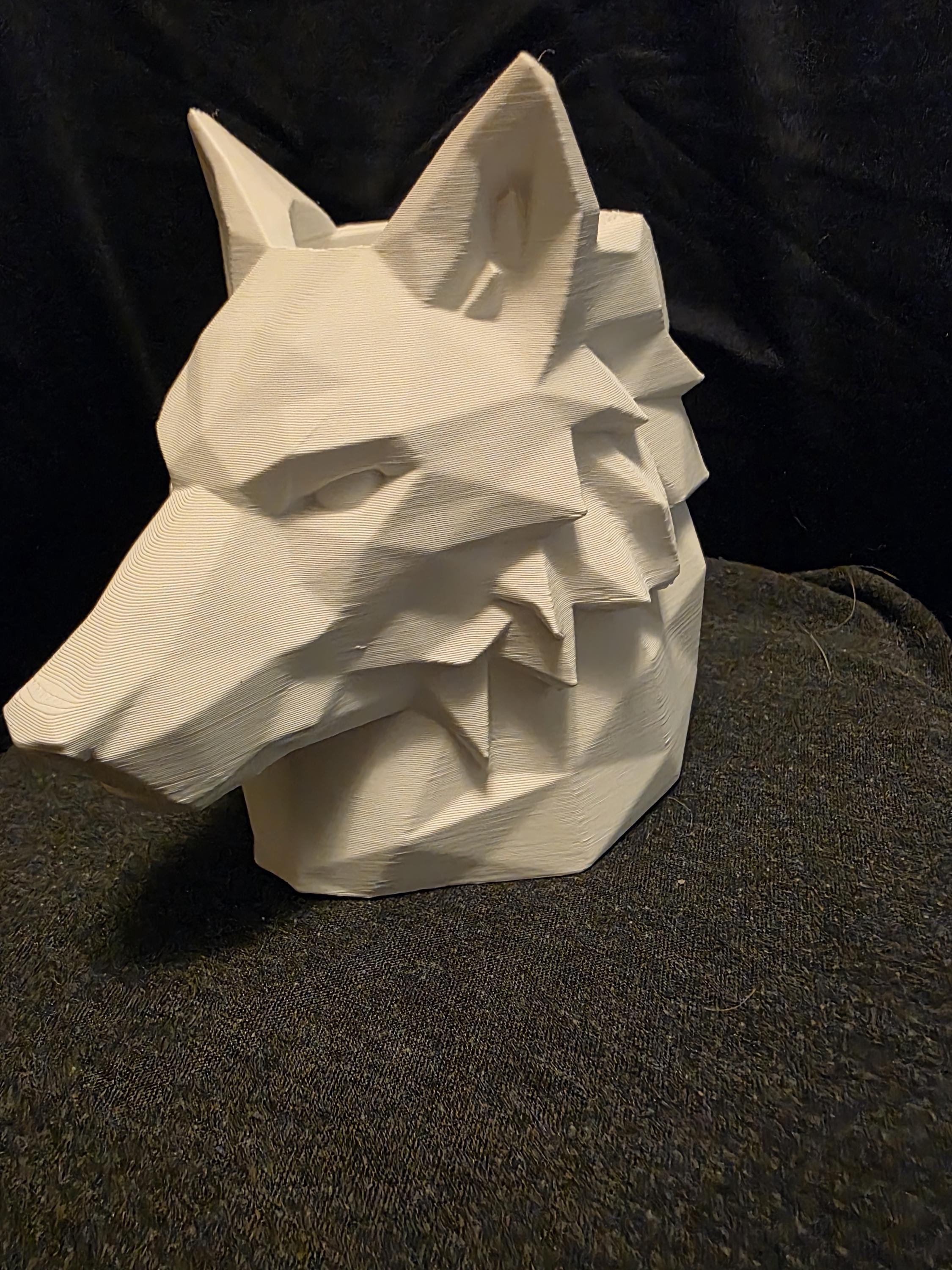 White Dire Wolf Desk Holder – 3D Printed Pen Holder, Gothic Pencil Cup, Brush & Tool Organizer, Fantasy Desk Decor - The White Wolf
