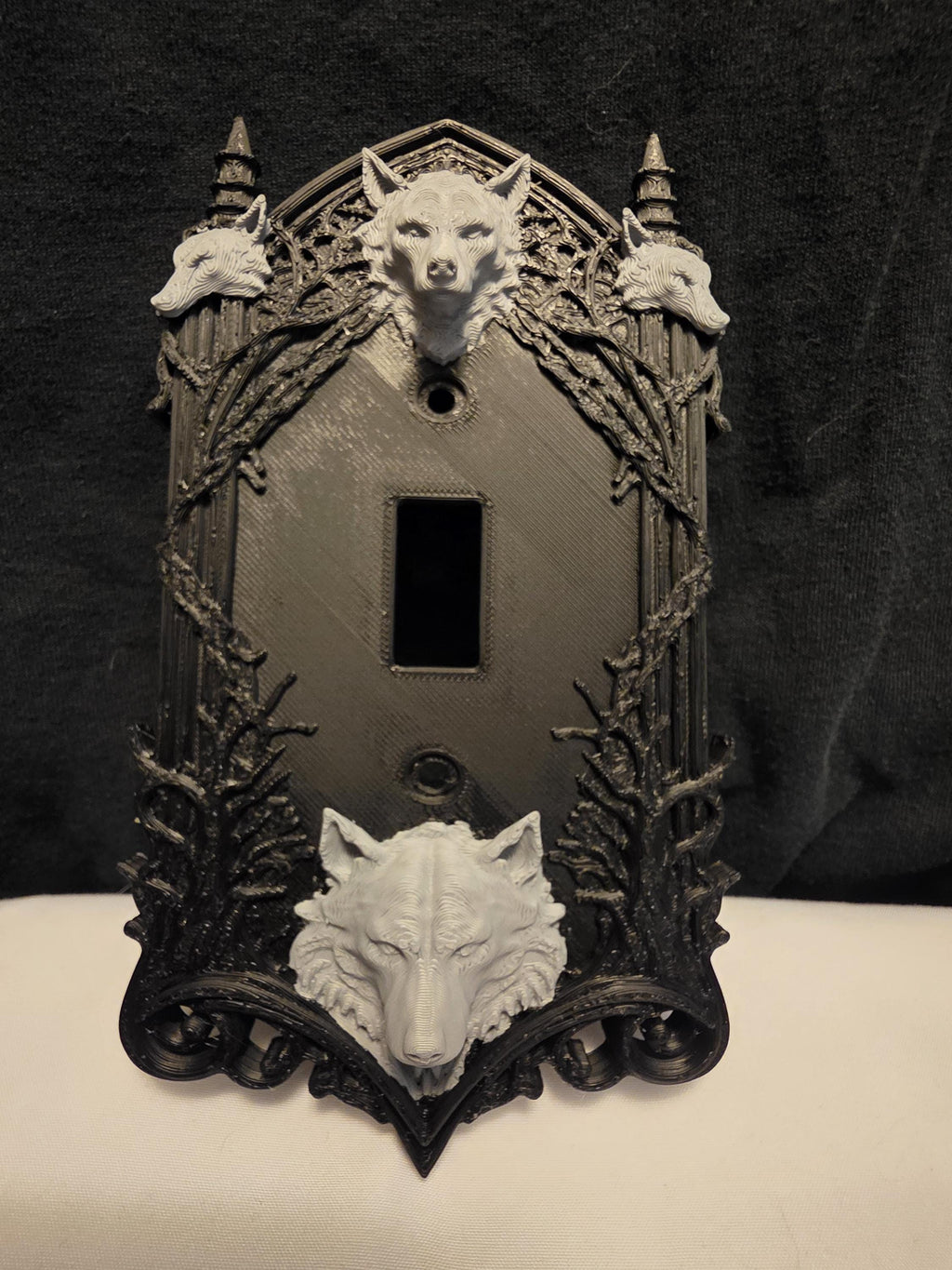Killer Gothic Wolf Light Switch Cover – Dire Wolf Wall Plate – Dark Gothic Home Decor – Creepy Cool Switch Plate, Wolf Decor – Dark Academia