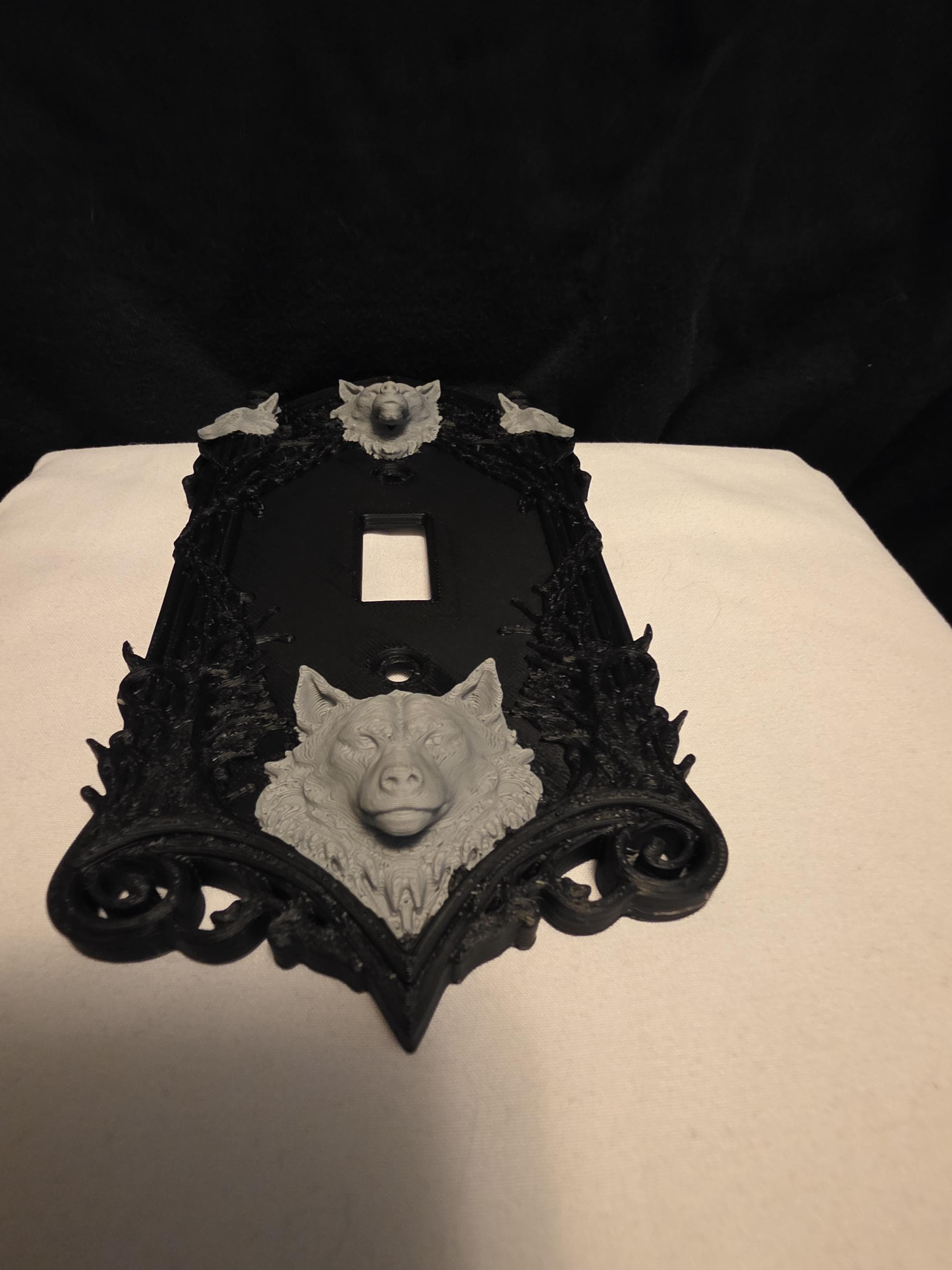 Killer Gothic Wolf Light Switch Cover – Dire Wolf Wall Plate – Dark Gothic Home Decor – Creepy Cool Switch Plate, Wolf Decor – Dark Academia