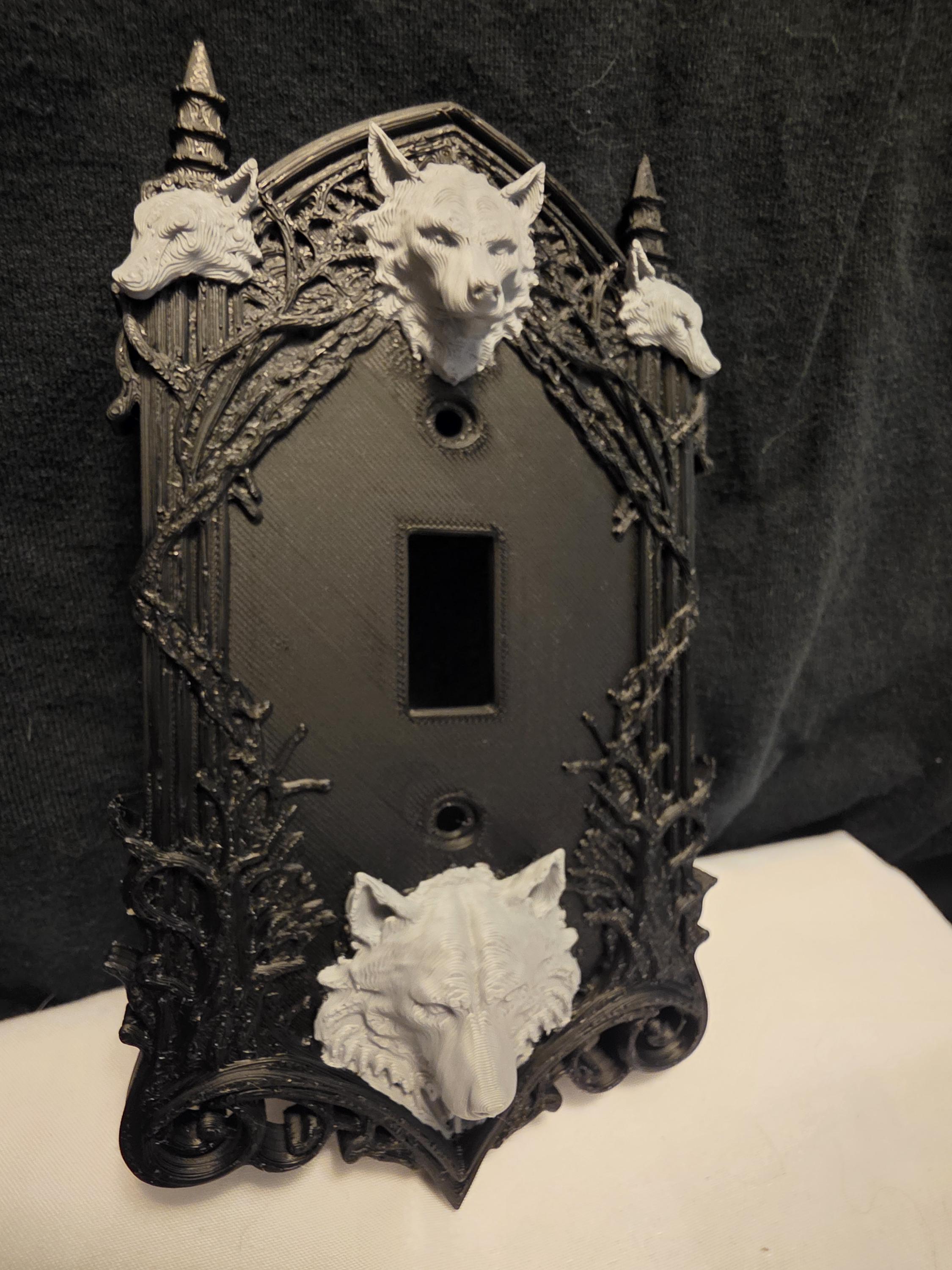 Killer Gothic Wolf Light Switch Cover – Dire Wolf Wall Plate – Dark Gothic Home Decor – Creepy Cool Switch Plate, Wolf Decor – Dark Academia