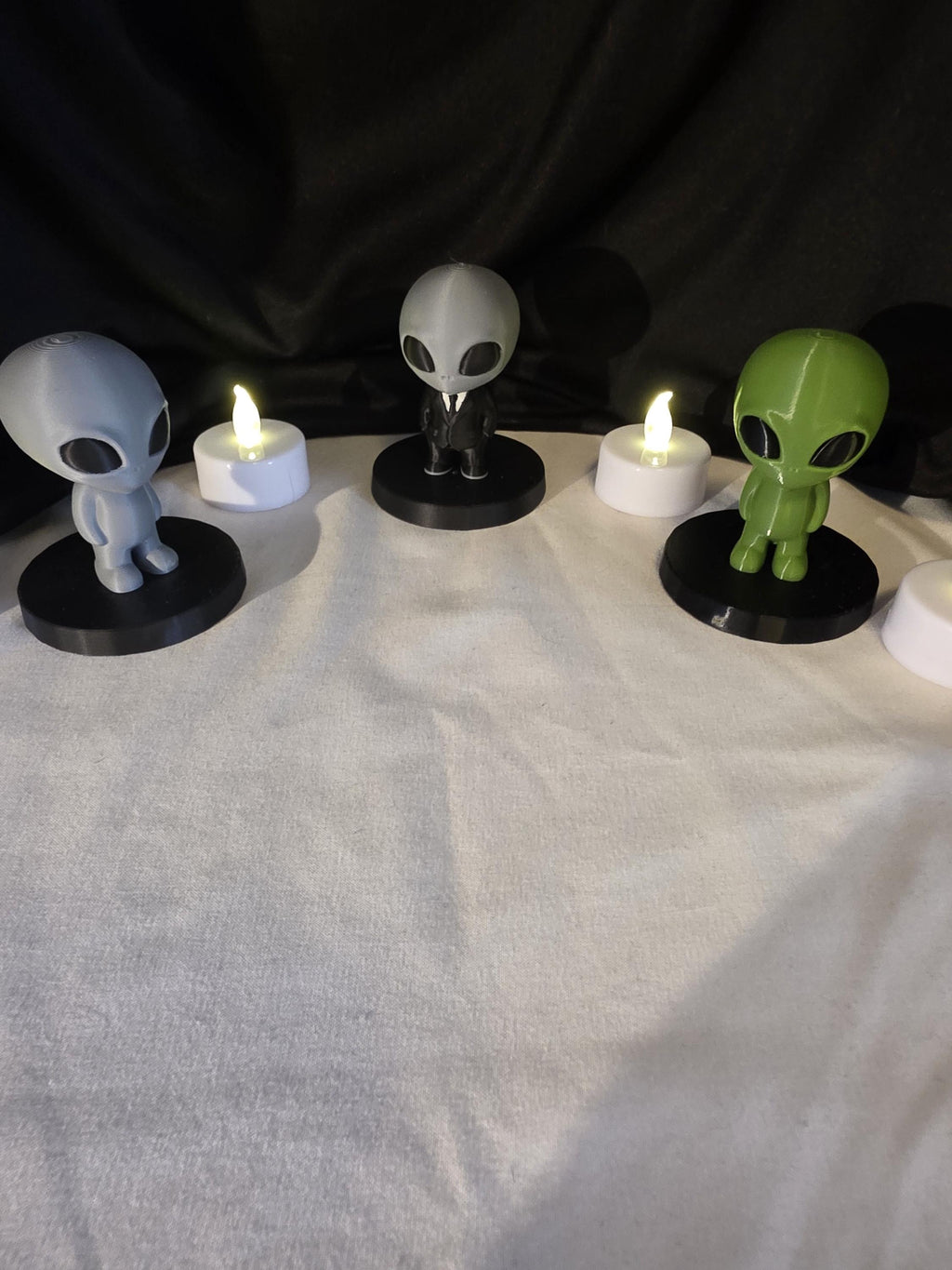 3D Printed Alien Mini Figures Set | Cute UFO Desk Decor | 70mm Collectible Alien Statues | Sci Fi Shelf Decor | Gamer Desk Accessories