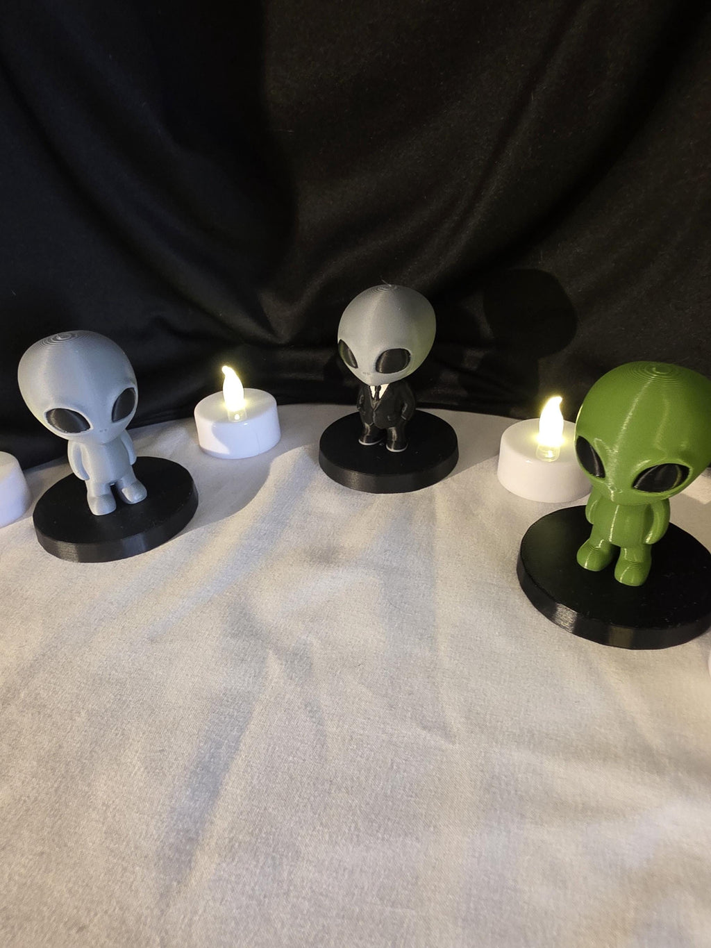 3D Printed Alien Mini Figures Set | Cute UFO Desk Decor | 70mm Collectible Alien Statues | Sci Fi Shelf Decor | Gamer Desk Accessories