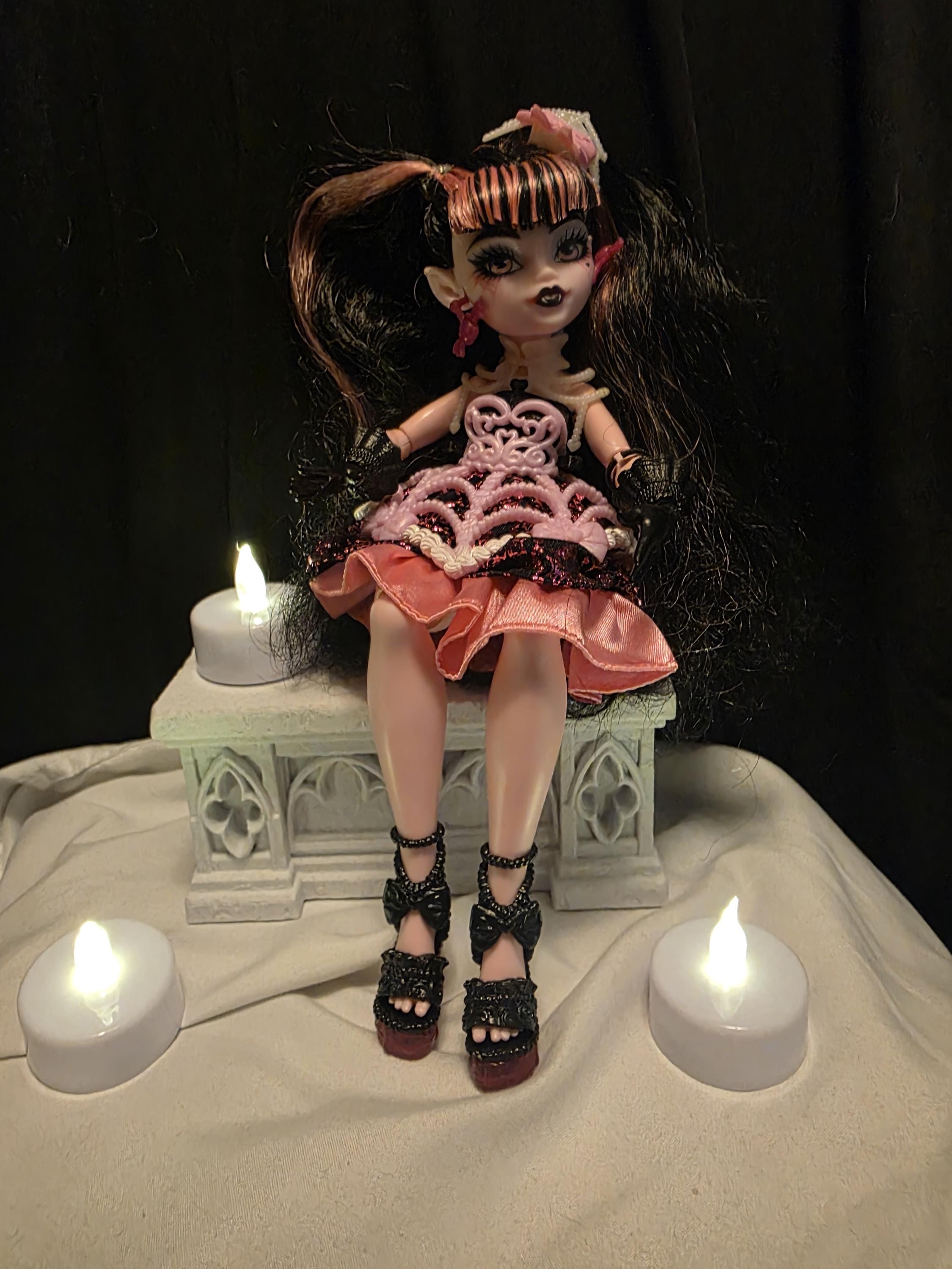 Gothic Doll Bench | White Stone PLA Miniature Furniture | Monster High Display Bench | Cool Gothic Dollhouse Decor | 1:6 Scale Accessory