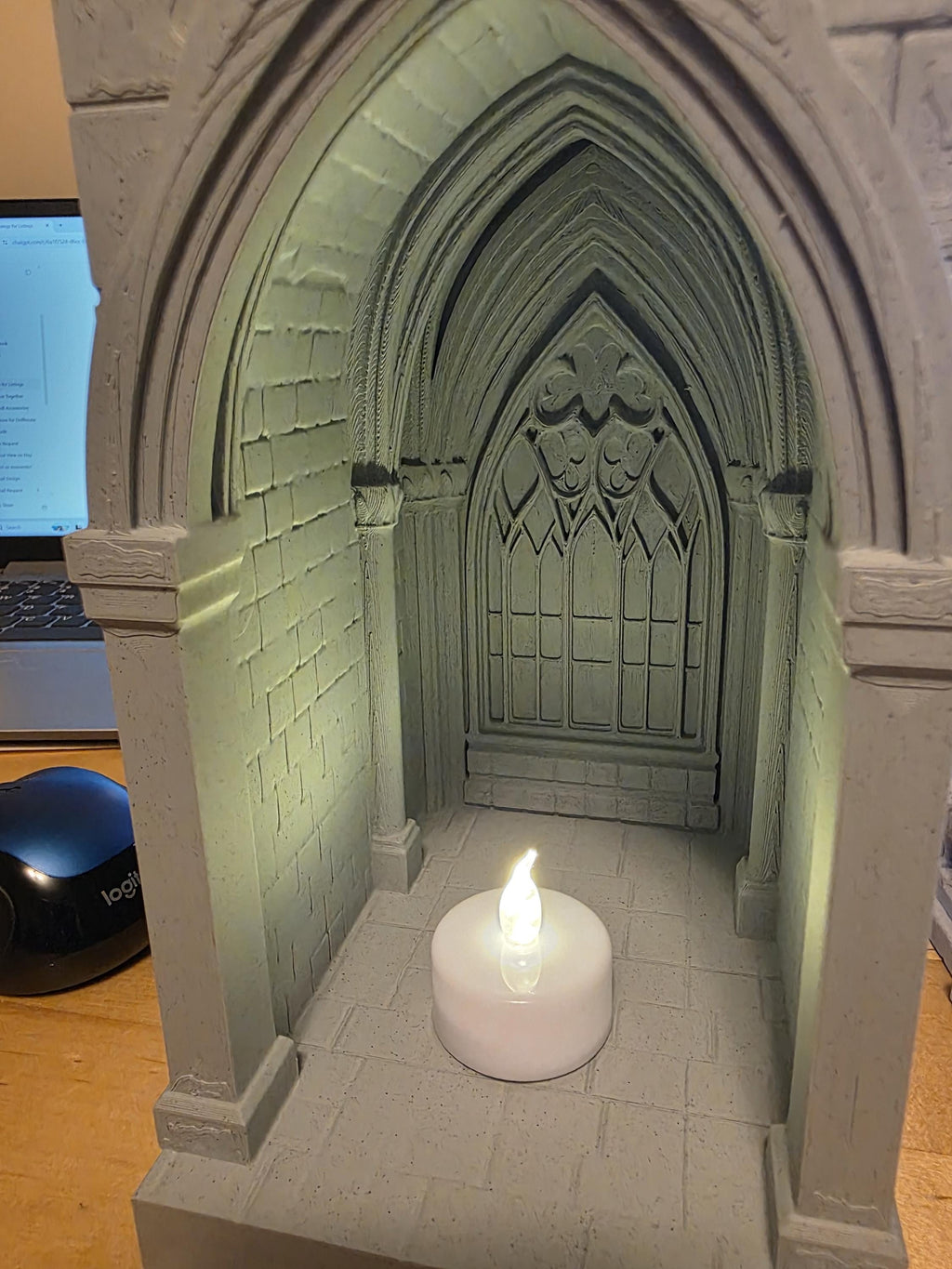 Gothic Cathedral Book Nook, 3D Printed PLA Shelf Decor, Dark Academia Arch Bookend