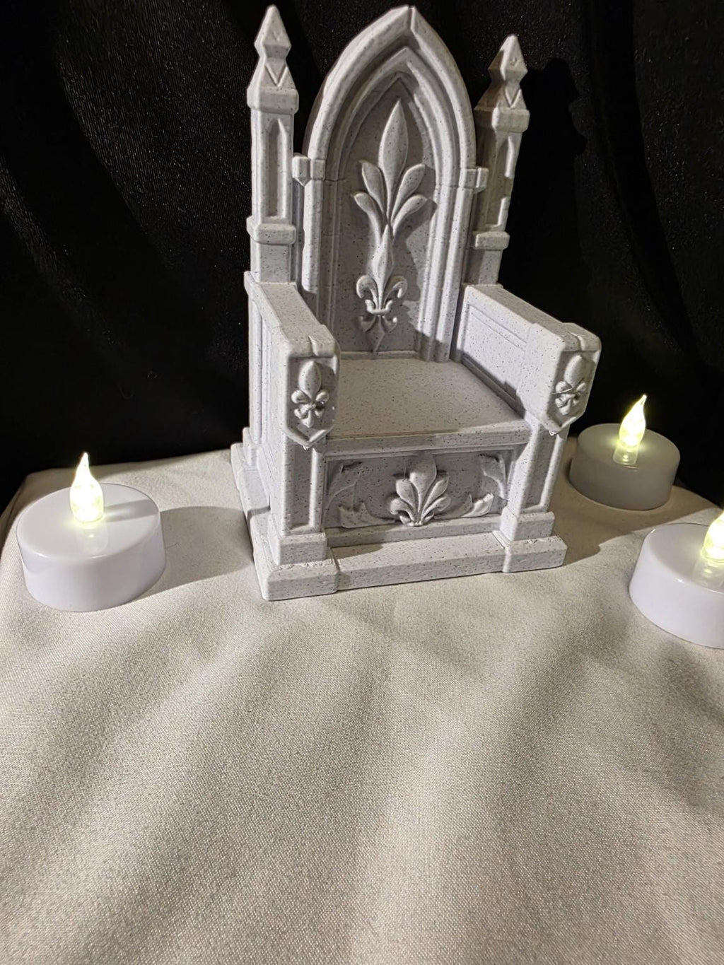 Gothic Action Figure Throne, Display Chair for Collectibles, Stone PLA Throne, Fantasy Figure Display, Geeky Cool Furniture Shelf Goth Decor