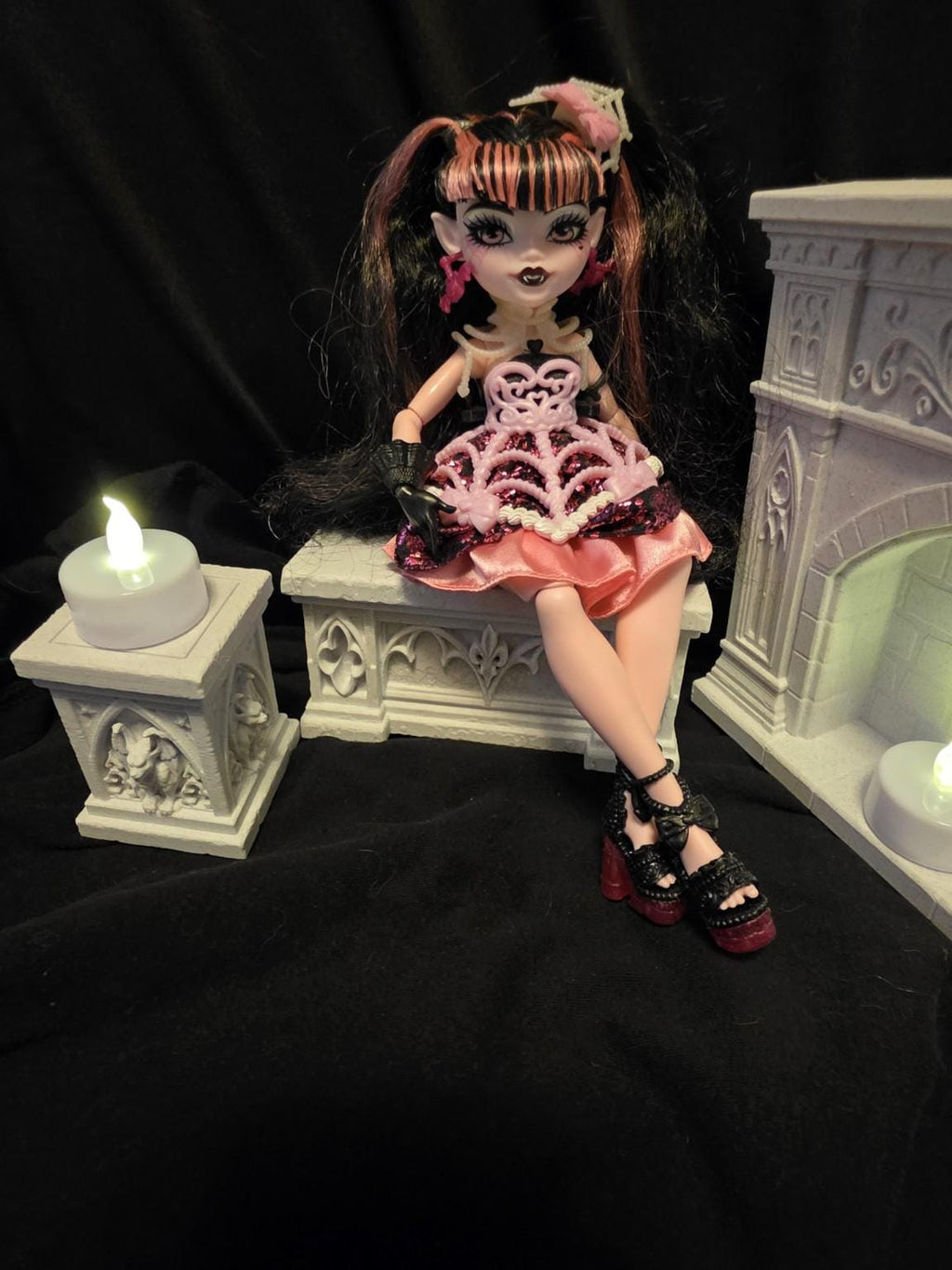 Gothic Doll Furniture Set – Fireplace, Bench & Gargoyle Pedestal | Stone White 3D Printed Furniture for Fashion Dolls